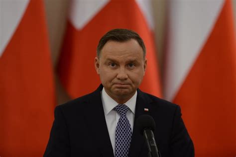 12.00 w ogrodach pałacu prezydenckiego odbyła się inauguracja wydarzenia bezpieczne wakacje z parą. Andrzej Duda nie boi się Donalda Tuska. Wywiad po wyborach ...