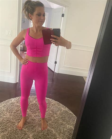 Ginger Zee Yoga Outfit Hot Rgingerzee