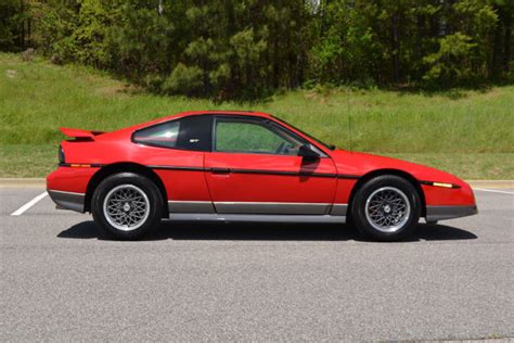 Collectors Look 1986 Pontiac Fiero Gt Coupe 6 Cyl Only 58k Miles