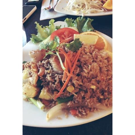 Nimman Thai Cuisine 2451 Lake Shore Blvd W Toronto On Thai