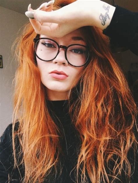 Red Hair And Glasses Girls With Glasses Beautiful Red Hair Beautiful