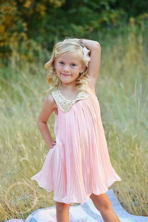 Childrens Photographer Little Girl Fall Photo Boutique Dress Pose Idea