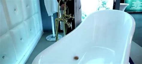 The custom care modular bath center by safety 1st is a sleekly designed tub that offers the flexibility to adapt and grow with a young family through 3 stages, from newborn to baby to toddle provides a more secure experience for both the slippery newborn and the parent Safety First Bathtub | Safety First Bath Tub | Safety 1st ...