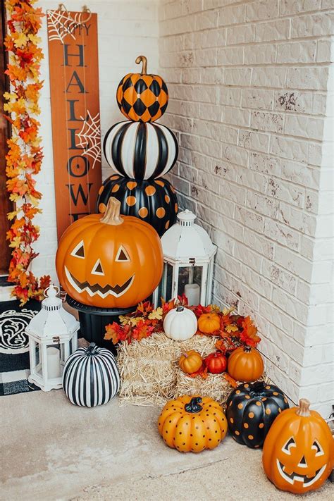 Creative Front Porch Outdoor Halloween Decorating Ideas