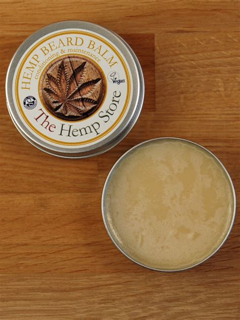 If you've ever struggled with itchiness around your jaw and neck, a good dose of beard oil could be the cure you've been looking for. Hemp Organic Premium Beard Balm* 60ml - The Hemp Store