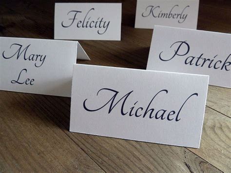 Create your own stunning, diy place cards for free with canva's impressively easy to use online browse place card templates for every theme you can imagine. 3 DIY Wedding Place Card Ideas | Bride&Groom Blog
