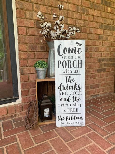 50 Rustic Farmhouse Porch Decor Ideas To Show Off This Season