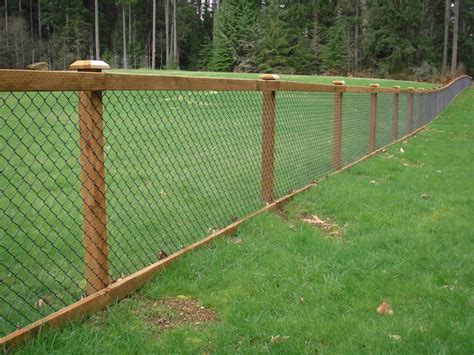 With so many types of fencing products, materials, and styles on the market, finding the right one for your particular commercial or residential property can be difficult. Best Chain Linked Fences | Lake Norman Fence Co. | Cornelius NC