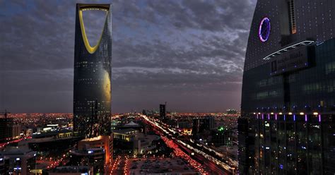 توفر الخطوط السعودية معلومات تفصيلية عن الوزن المسموح للأمتعة بمختلف أنواعها، مثل الأمتعة المشحونة والأمتعة المحمولة داخل مقصورة الطائرة، بالإضافة إلى معلومات مهمة عن. صور من الرياض , خلفيات لعاصمة السعوديه - صور حب