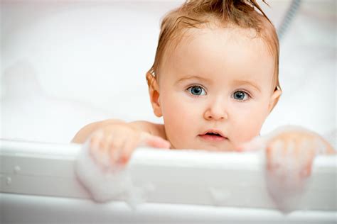 Luckily, baby bath tubs exist to make bath time much safer for your little baby. Bath Seat for 6 Month Old Baby