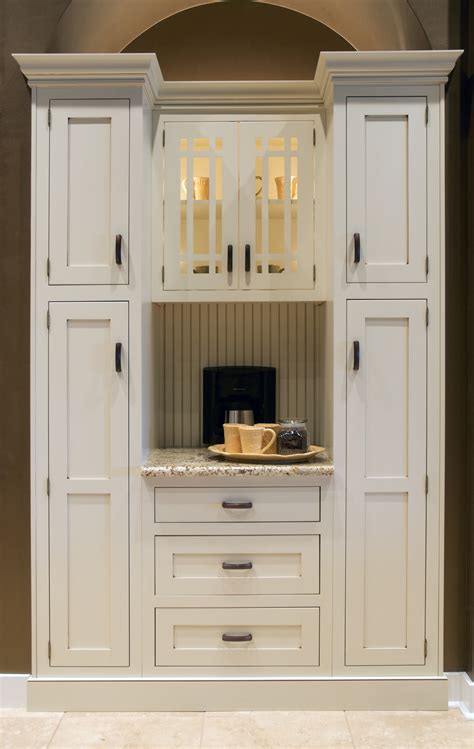 Wellborn cabinets has every style you could possibly imagine to make your dream kitchen a i was compensated for this sponsored post by wellborn cabinets but all opinion remains my own. Kitchen, Bath and Closet Cabinetry by Wellborn Cabinet ...