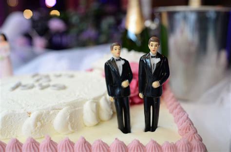 supreme court to hear case on baker refusing to make same sex couple s wedding cake