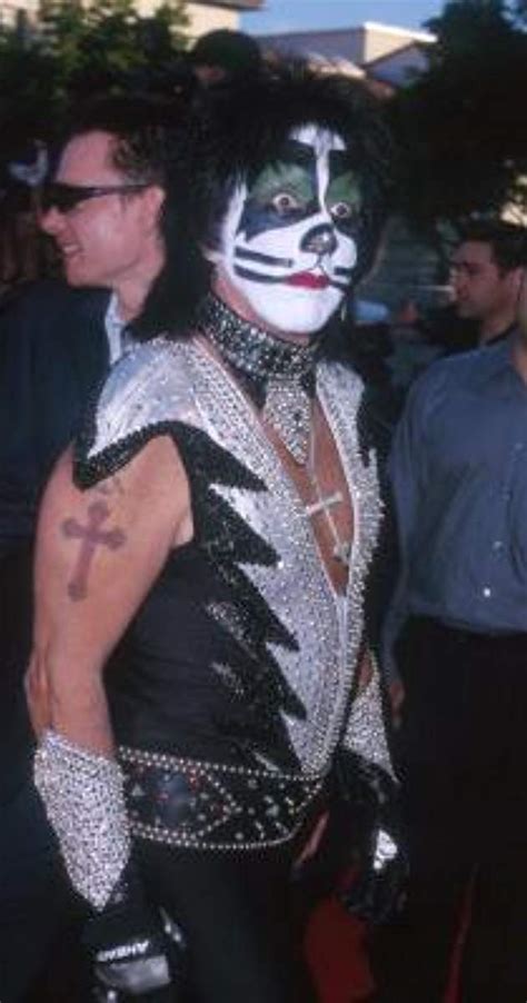 He grew up in the williamsburg section of brooklyn. Peter Criss - Biography - IMDb