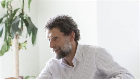 İstanbul robert lisesi'ni bitirdikten sonra manchester osman kavala 1 kasım 2017'de türkiye cumhuriyeti hükümetini ortadan kaldırmaya teşebbüs ve. Court Rules to Keep Osman Kavala in Jail - Frontpage - e ...