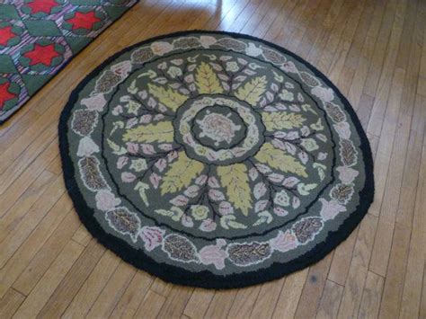 Antique Round Hooked Rug Leaf And Flower Pattern By Fairchildsinc 160