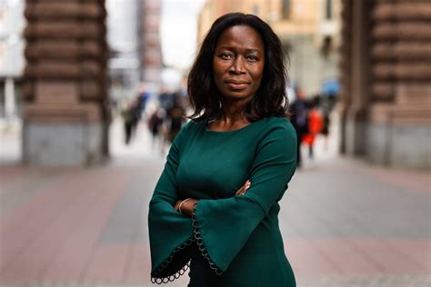 Partiledare nyamko sabuni (l) om hur splittringen ser ut i partiet, januariavtalet, samtalen med sd och uttalandet från liberalernas partiledare nyamko sabuni om att hon är beredd att lämna. Nyamko Sabuni: Tillsätt en kriskommission mot barnrånen ...