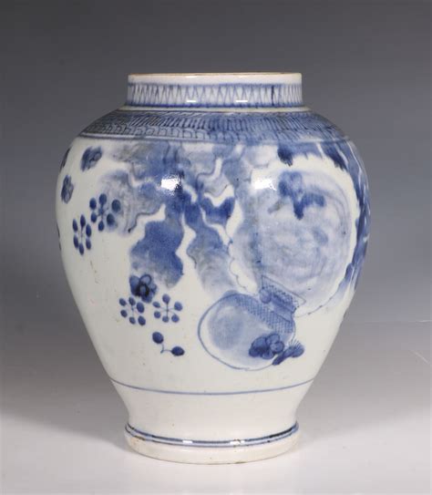Japanese Arita Blue And White Vase L17thc Chris Sheffield Ltd