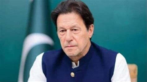 Pakistan Polls Jailed Ex Pm Imran Khan Votes Via Postal Ballot Wife