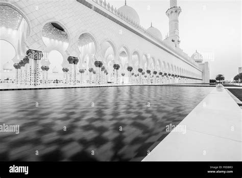 Sheikh Zayed Mosque Abu Dhabi United Arab Emirates Stock Photo Alamy