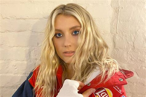 Ella Henderson Teams Up With Tom Grennan For New Song Lets Go Home