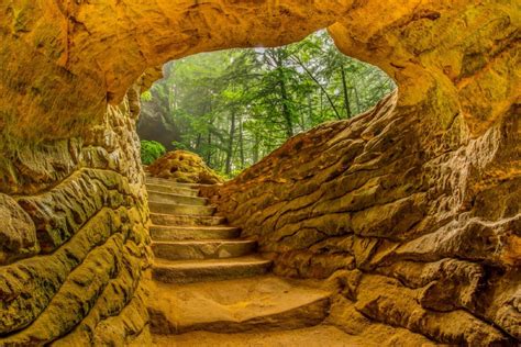 3 Stunningly Beautiful Caves To Visit - Tourist Meets Traveler