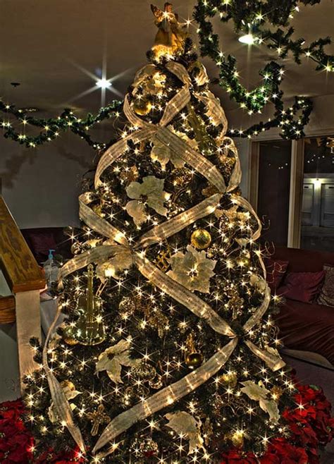 These 60 tree decorating ideas are the perfect way to celebrate the holiday season in style. 25 Creative and Beautiful Christmas Tree Decorating Ideas ...