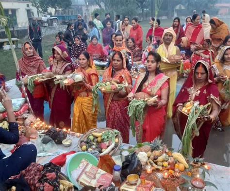 Chhath Puja 2021 Devotees Offer Arghya To The Rising Sun God See Photos Of Chhath Puja From