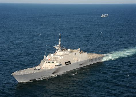 Fileus Navy 090928 N 7241l 232 The Littoral Combat Ship Uss Freedom