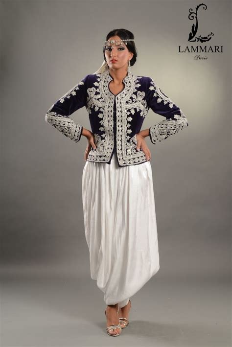 Karakou Algerois Traditional Dresses Traditional Outfits Simple Outfits