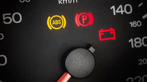 Warning Light Top Signs Of Alternator Problems Howstuffworks