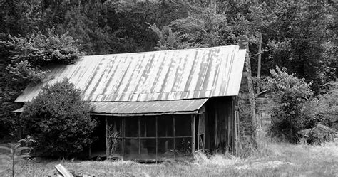 Forgotten Georgia Abandoned House And Outbuilding