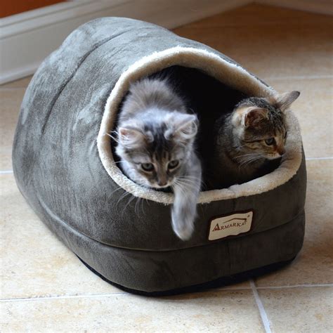 Armarkat Medium Covered Cat Bed Gray 18 In