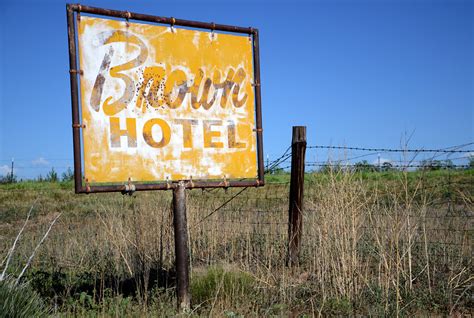 Brown Hotel Sign Colmor Nm Justin Rushde Flickr