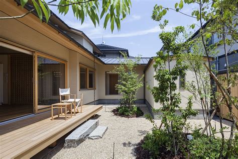 A World Of Contrasts Modern Japanese Home For An Elderly Couple Decoist