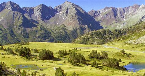 Conçus pour accueillir jusqu'à 6 personnes, nos location de mobil home dans le gard sont fonctionnelles et disposent de tout le nécessaire pour un séjour des plus agréables aux portes des cévennes. Location de vacances Hautes-Pyrénées | Gîtes de France®