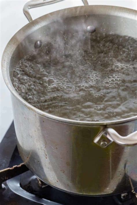 boiling cooking method heat example moist pot water disadvantages advantages methods