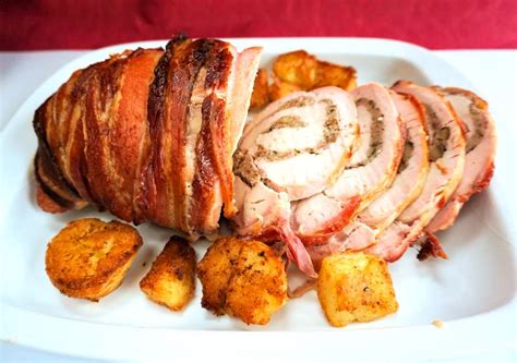 Roast the turkey in the oven for 20 minutes, then lower the temperature to 200°c/gas mark 6 and continue to cook the joint for the remainder of the cooking time, uncovering the turkey for the last 15 to 20 minutes to brown the skin. Cooking Boned And Rolled Turkey : Rolled And Boned Turkey ...