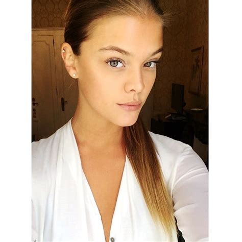 Model Nina Agdal Flawlessly Pulled Off The No Makeup Selfie Celebrity Instagram Pictures