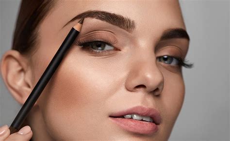 8 Best Eyebrow Makeup Products To Get Gorgeously Full Brows In Minutes