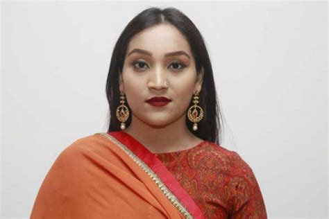 Yeasha Sobhan Honored With Rising Star Award In Bangkok Bashundhara Group