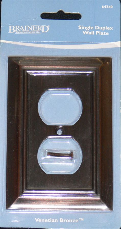 Liberty Hardware Brainerd Architectural Single Duplex Wall Plate Outlet
