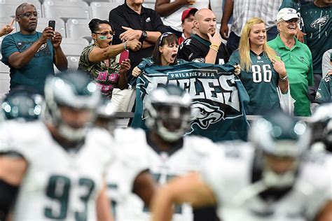 Philadelphia Eagles Fans Seen Cheering On The Police In Chicago Watch