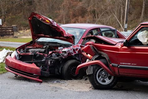 4 Injured In 2 Car Crash With Entrapment In Lower Windsor Township