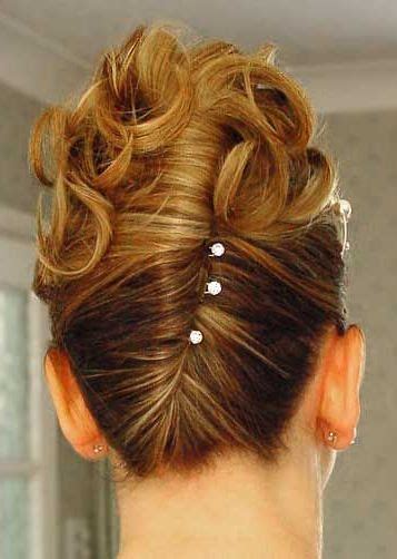 25 Famous And Latest French Twist Hairstyles For Women French Twist