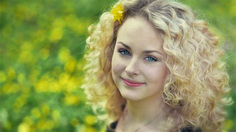 sexy smiling blue eyed blonde teen girl wallpaper 4753 1920x1080 1080p wallpaper juicy