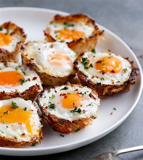 Scopri ricette, idee per la casa, consigli di stile e altre idee da provare. 12 Low-Carb Breakfast Ideas Under 300 Calories in 2020 | Healthy breakfast recipes, Good healthy ...