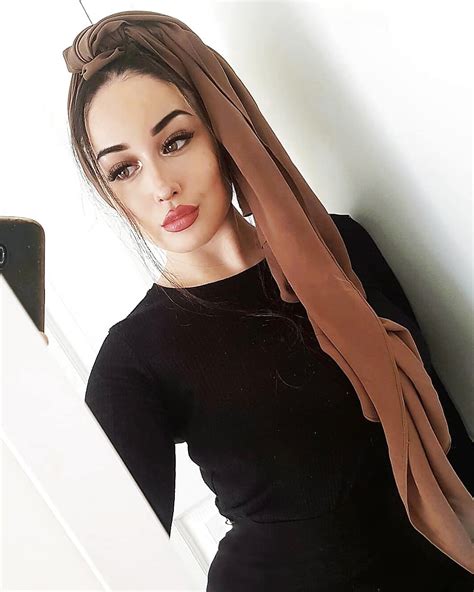 Arab Hijab Big Booty Babe Muslim Chick 1354
