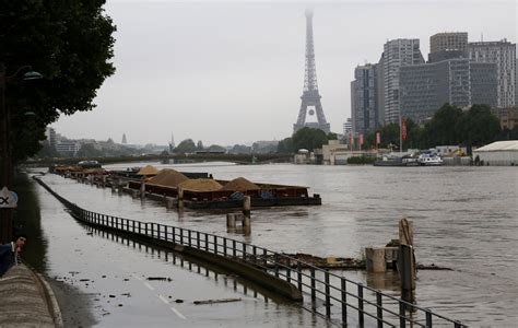 French President Francois Hollande Declares Natural Disaster Over Paris