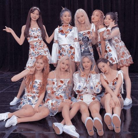 Twice Aesthetic Em 2020 Twice Integrantes Garotas Kpop Feminino