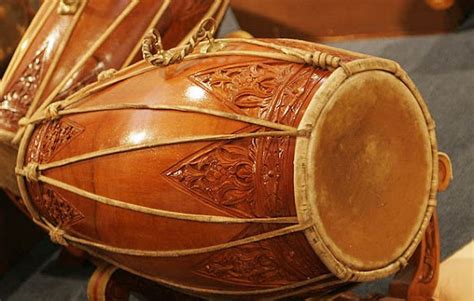 Yuk, kenali gambar alat musik tradisional dari tiap daerah berikut ini! 10 Alat Musik Tradisional Jawa Tengah, Gambar, Dan Keterangannya